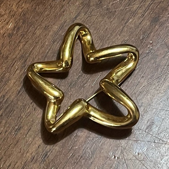 Lady Remington Gold Freestyle Star Pin Brooch - Picture 4 of 5